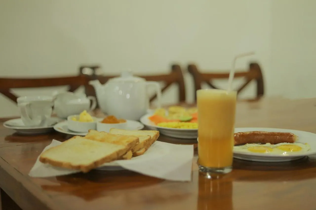 Hotel Summerside Residence Negombo