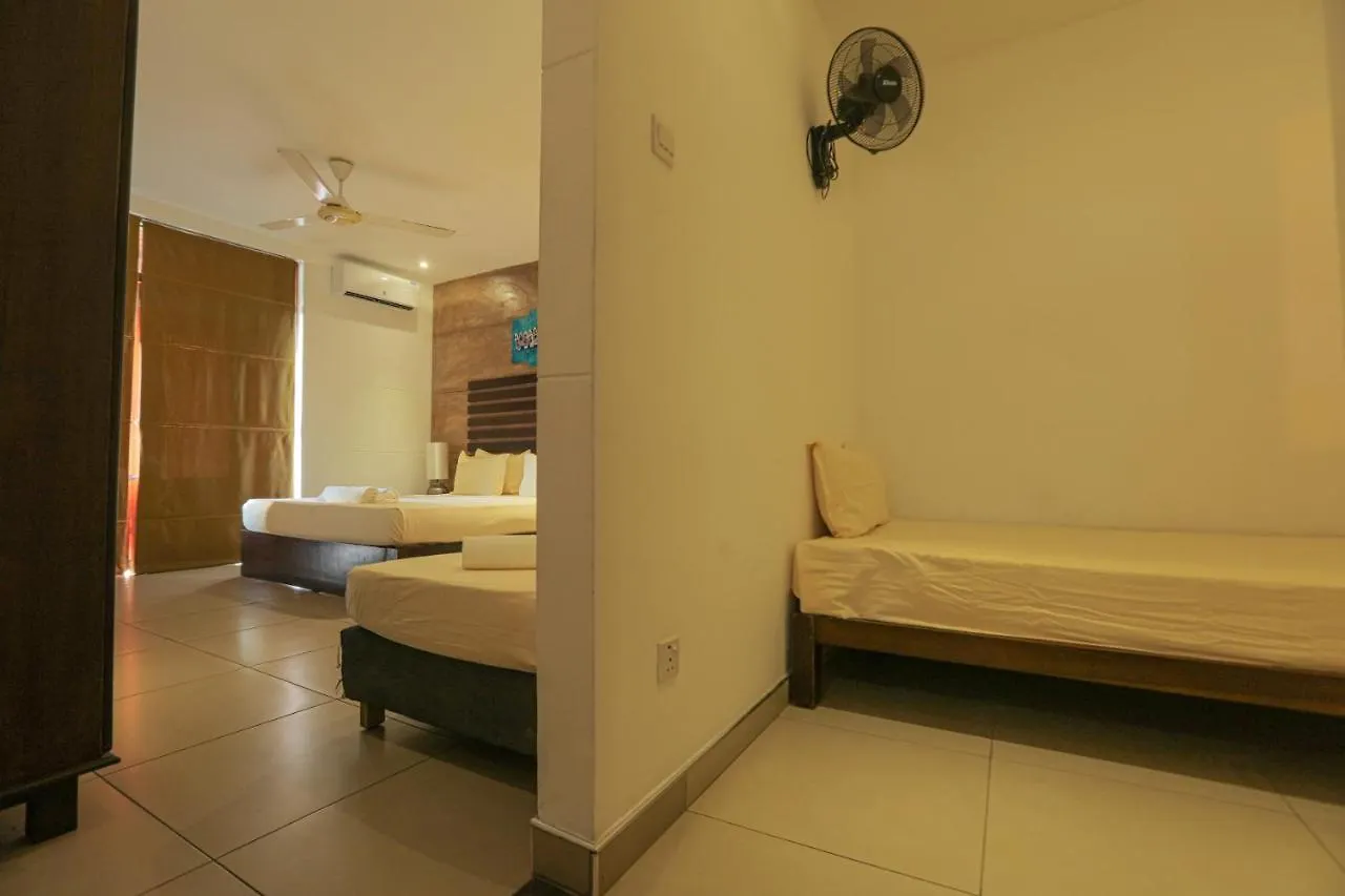 Hotel Summerside Residence Negombo